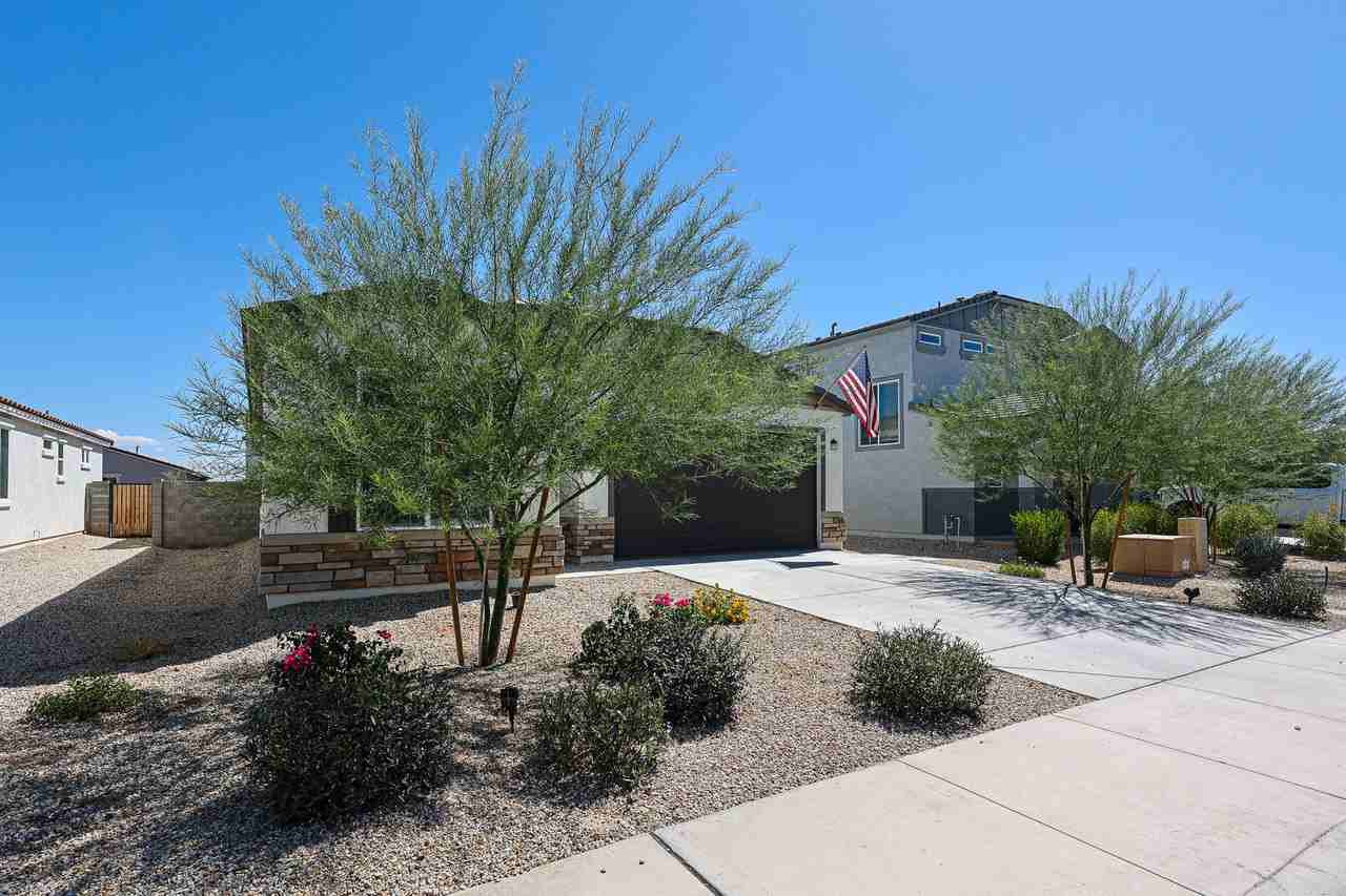 18063 W Soft Wind Dr - Photo 3 of 30