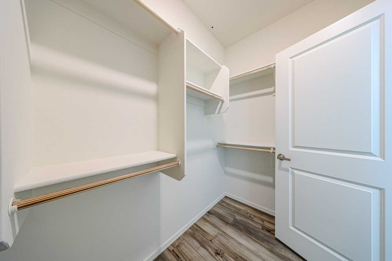 18063 W Soft Wind Dr - Photo 4 of 30