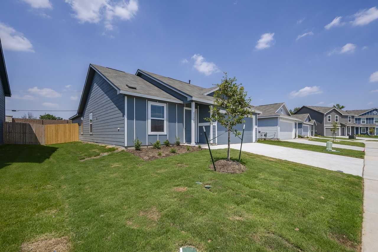 4920 Arden Springs Ave - Photo 2 of 23