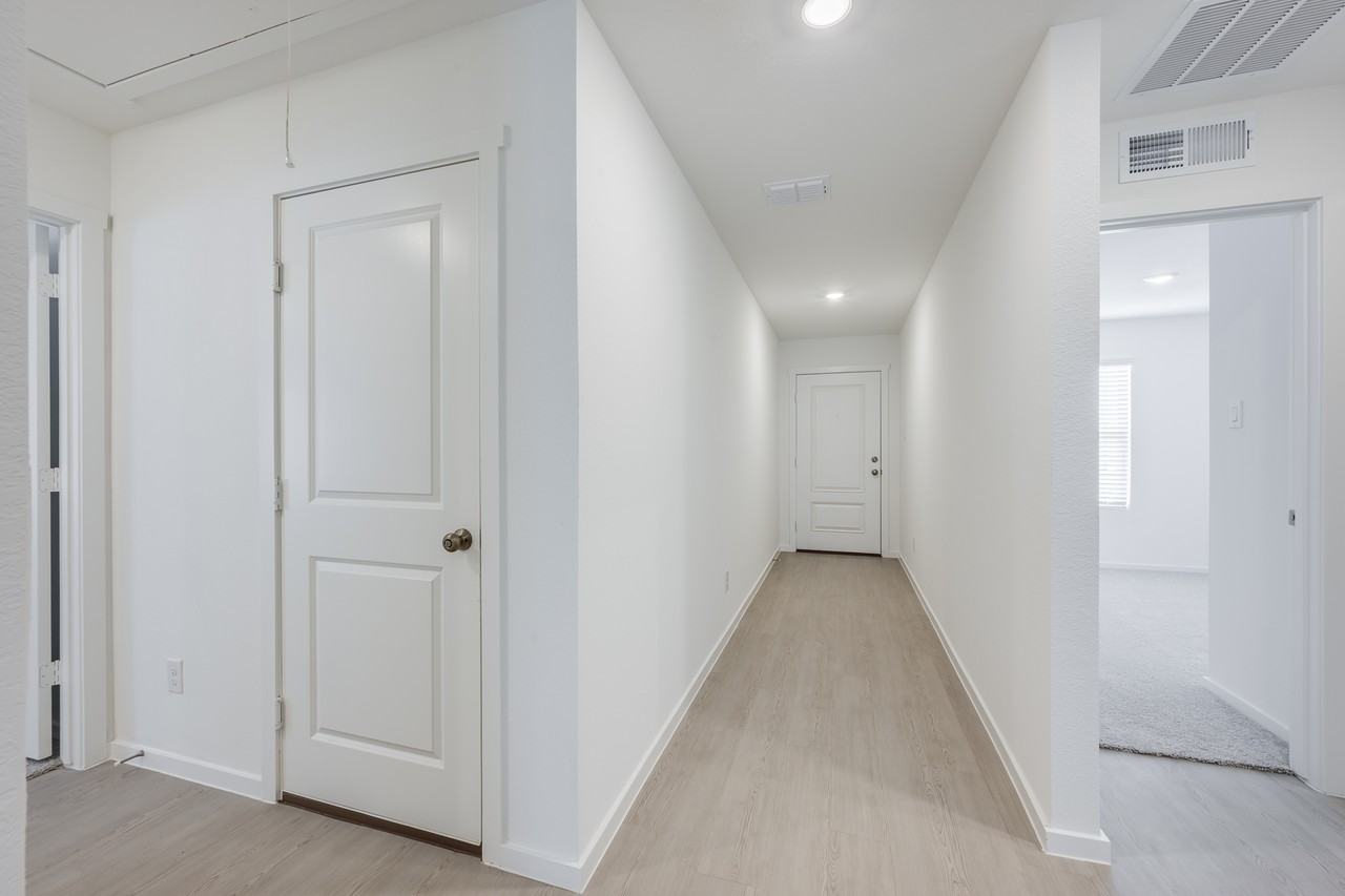 4920 Arden Springs Ave - Photo 3 of 23