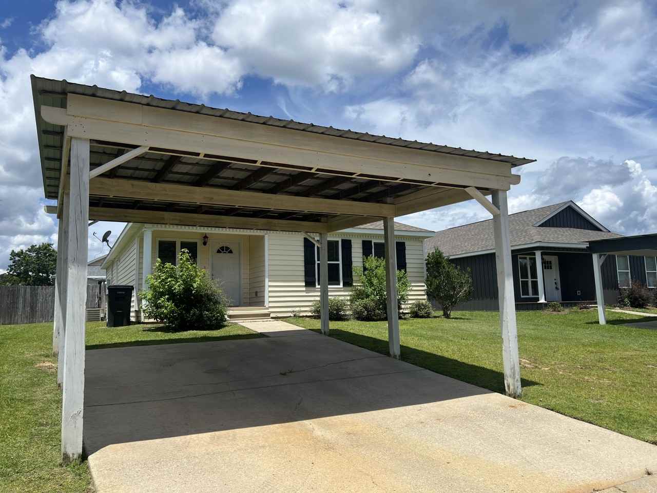 189 Hawthorne Dr - Photo 2 of 19