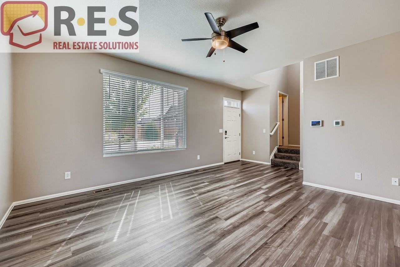 6902 Longpark Dr - Photo 4 of 28