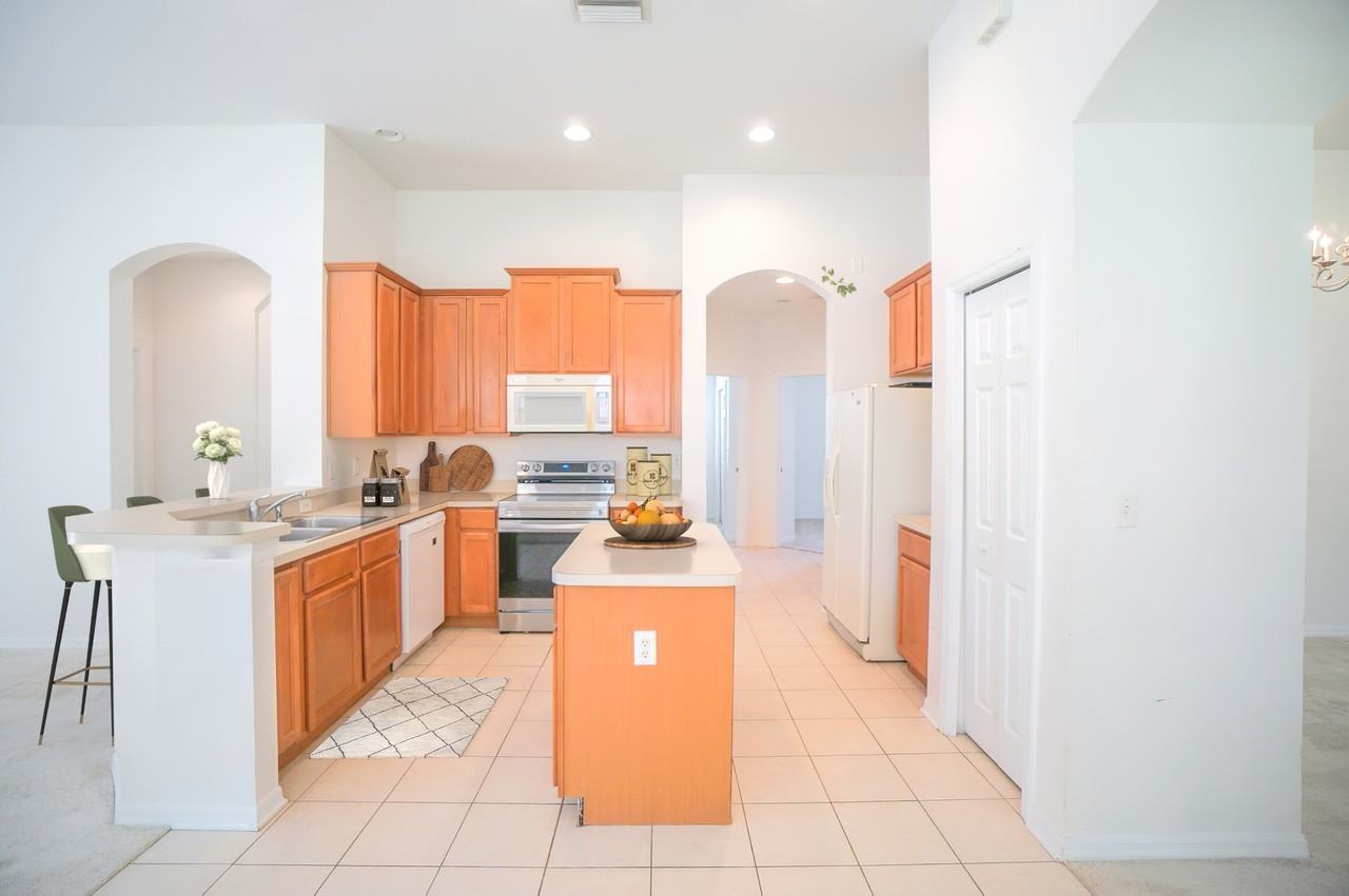 1112 Nashville Dr - Photo 2 of 25