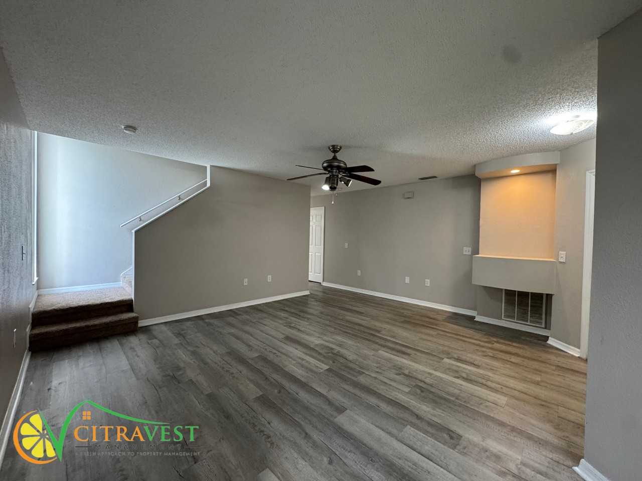 539 Royal Ridge Dr - Photo 2 of 14