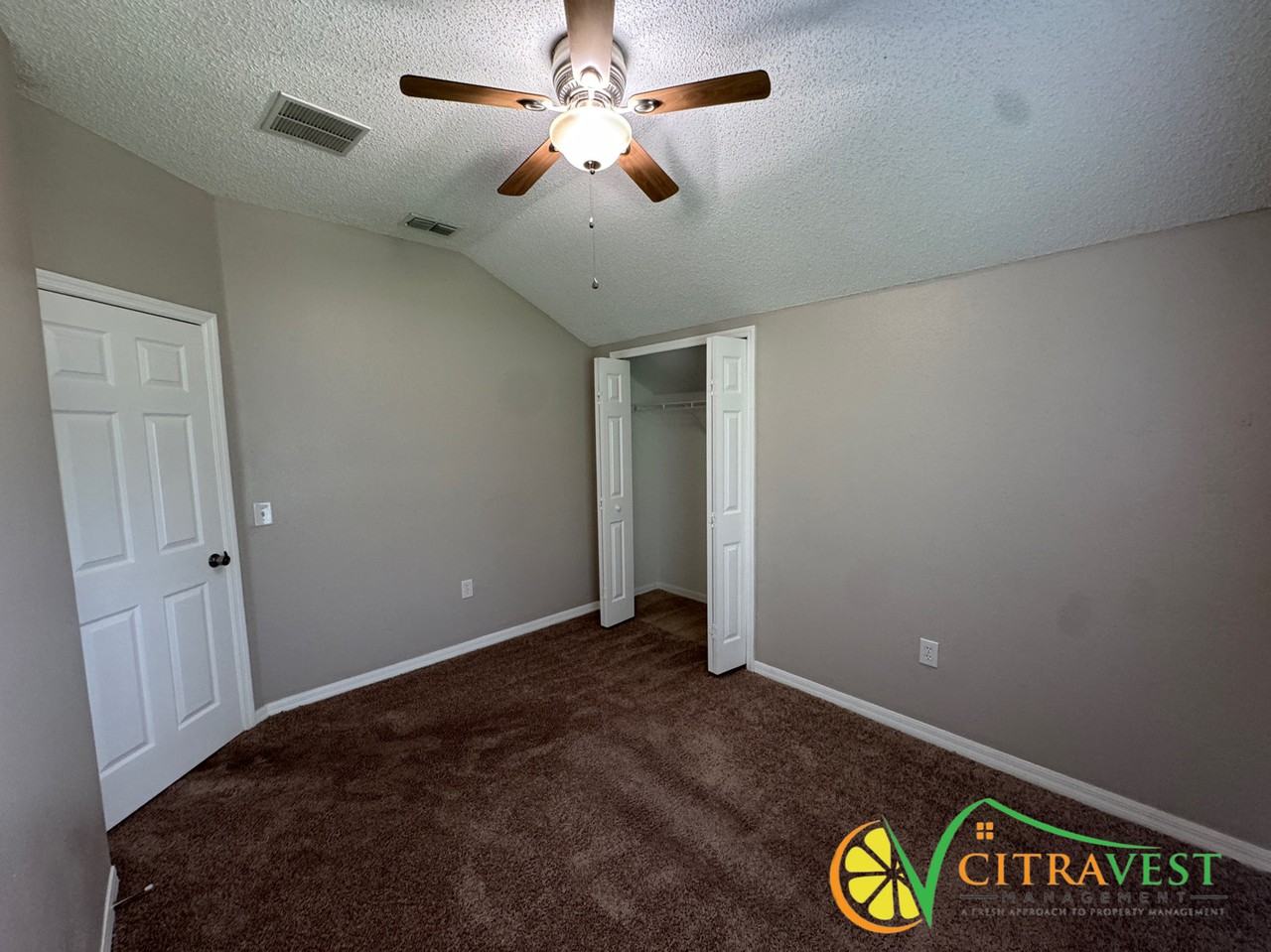 539 Royal Ridge Dr - Photo 5 of 14