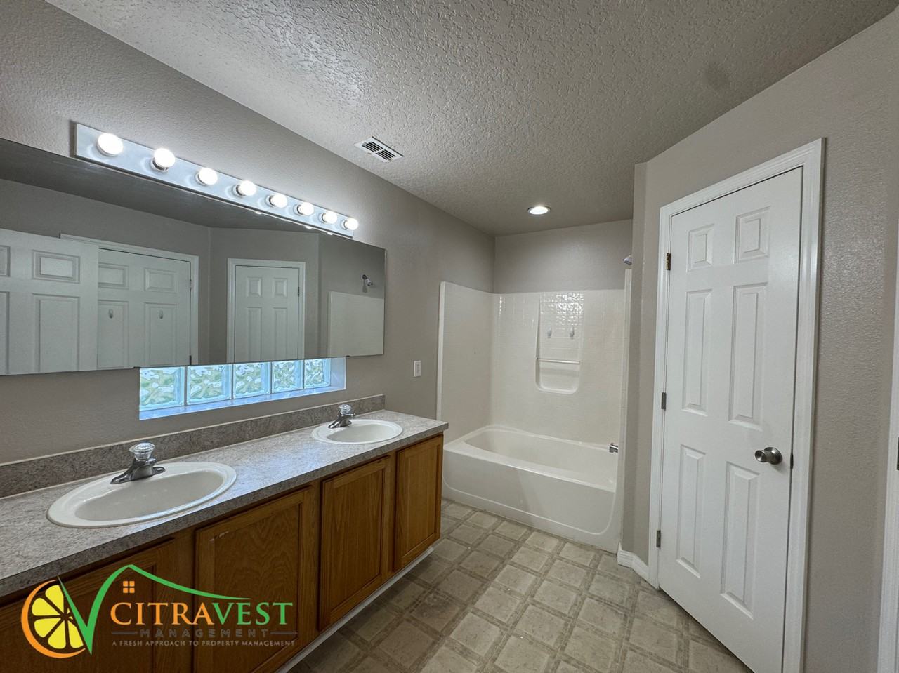 539 Royal Ridge Dr - Photo 6 of 14