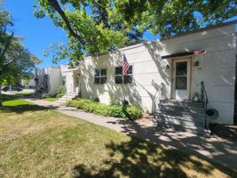 featured image of 7th St E