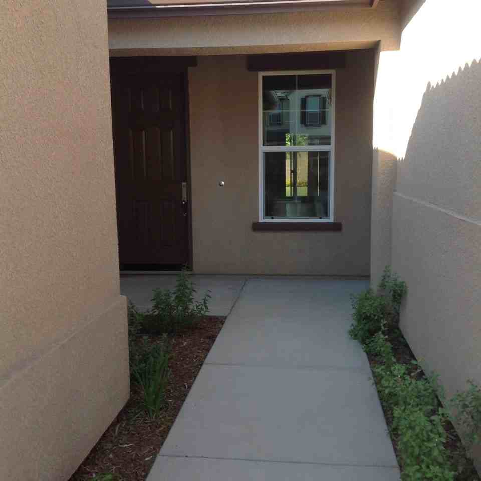 1843 N Whitehorse Ln - Photo 2 of 20