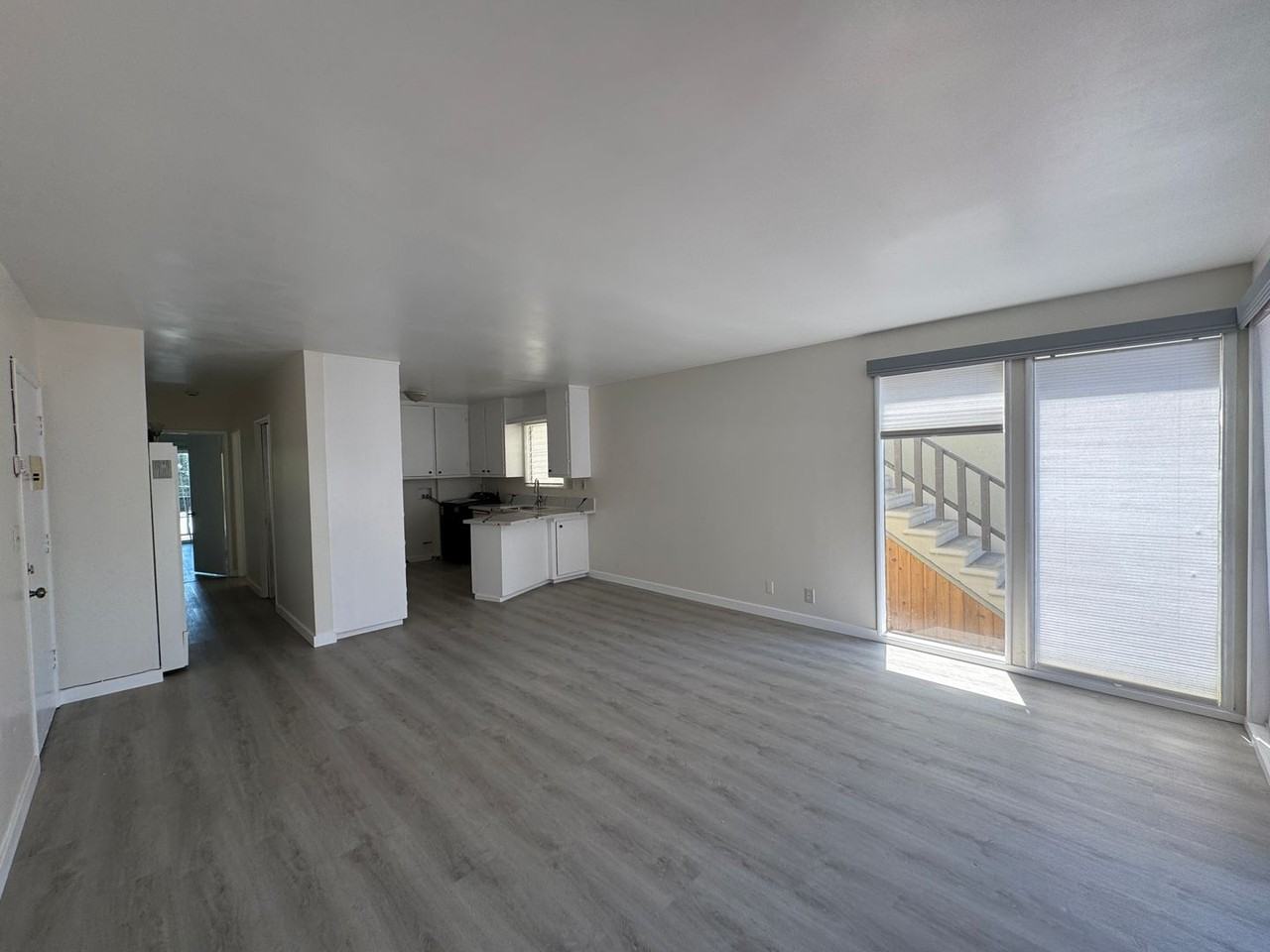 624 Manhattan Beach Blvd - Photo 2 of 12