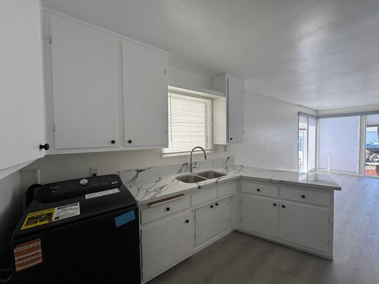 624 Manhattan Beach Blvd - Photo 3 of 12