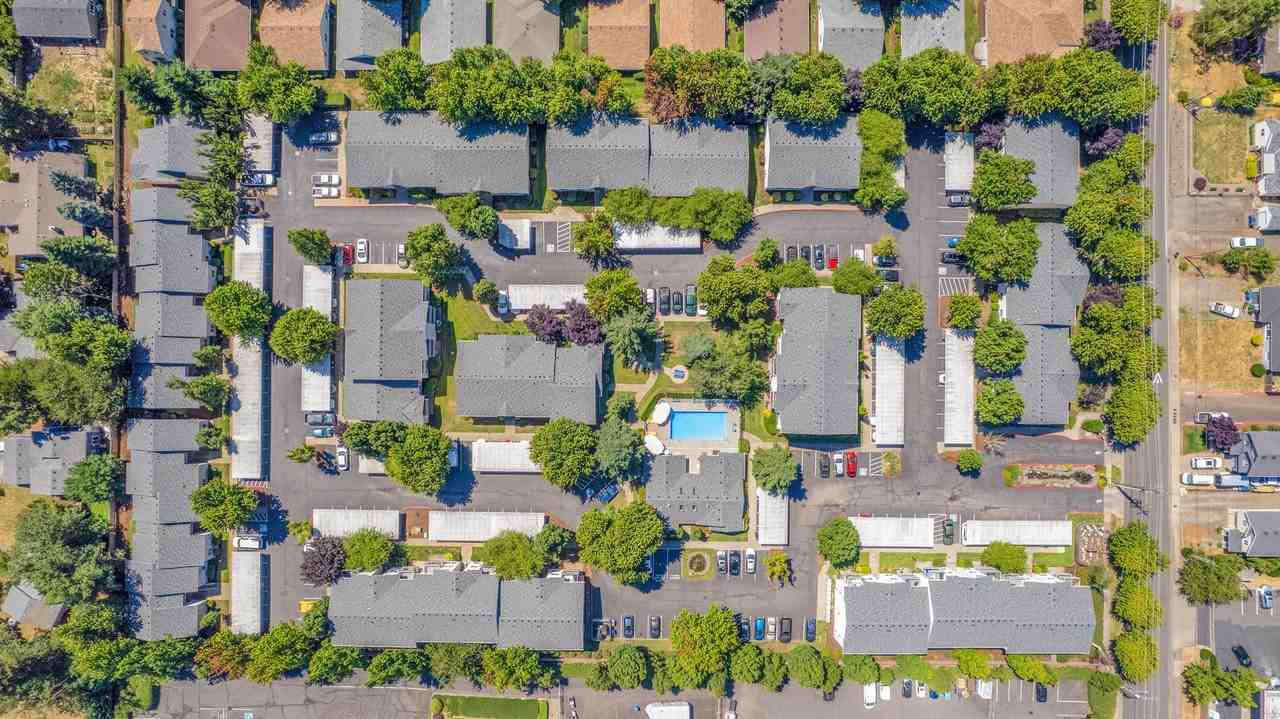 Live the South Salem Lifestyle: Walkable city, beautiful nature, endless possibilities. - Photo 2 of 36