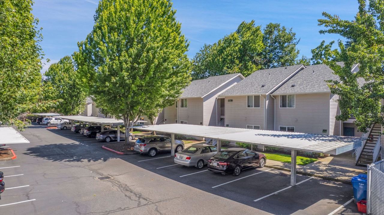 Live the South Salem Lifestyle: Walkable city, beautiful nature, endless possibilities. - Photo 4 of 36