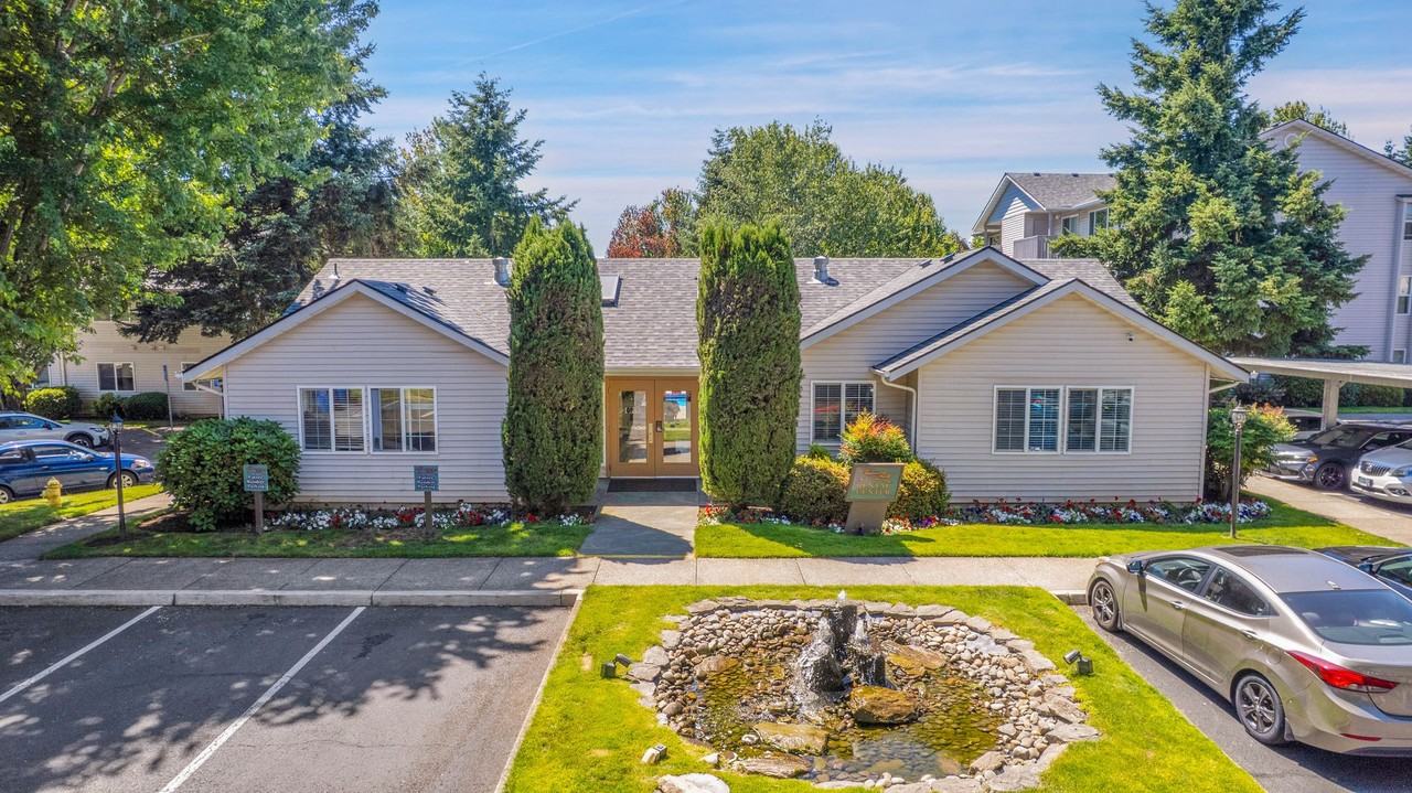 Live the South Salem Lifestyle: Walkable city, beautiful nature, endless possibilities. - Photo 6 of 36