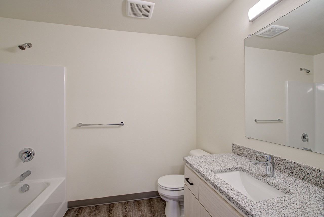 Where the City Meets the Wilderness: Your Roseburg Apartment Oasis - Photo 2 of 47