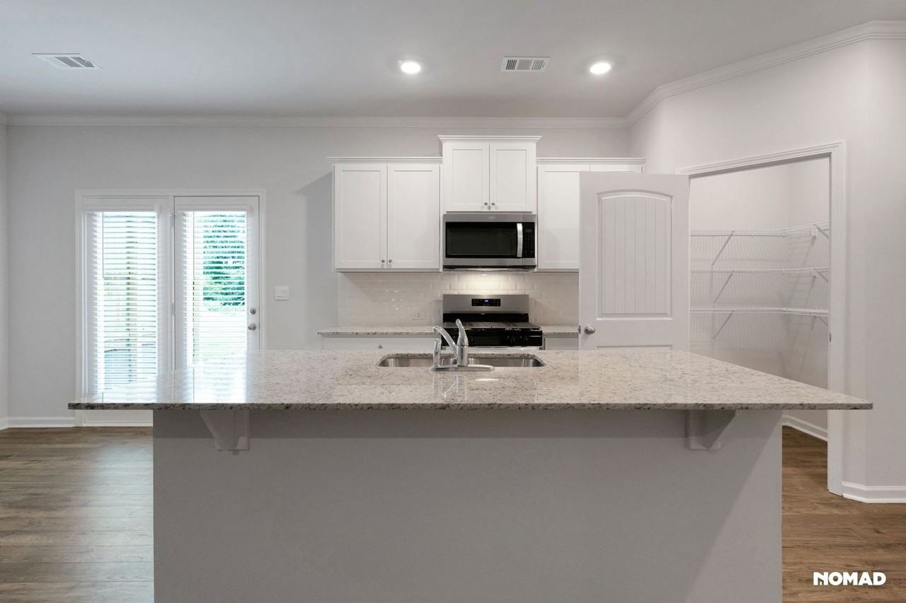 3080 Greyton Dr - Photo 3 of 31