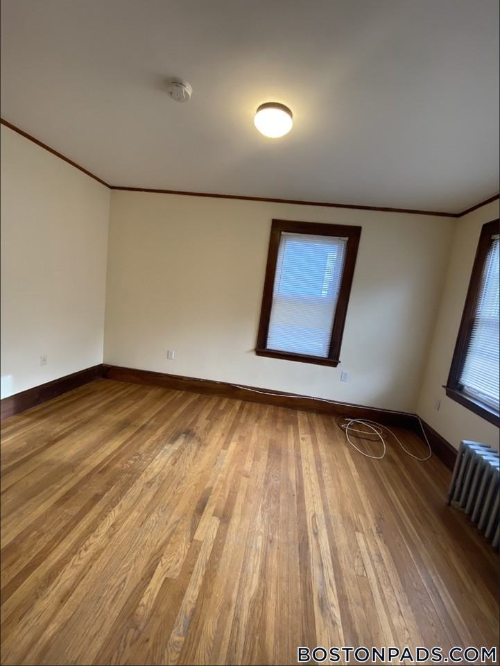 180 Calumet St - Photo 3 of 9