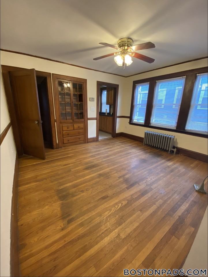 180 Calumet St - Photo 4 of 9