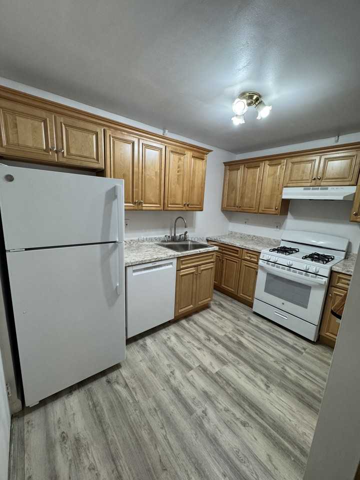530 Washington St #2 - Photo 2 of 17