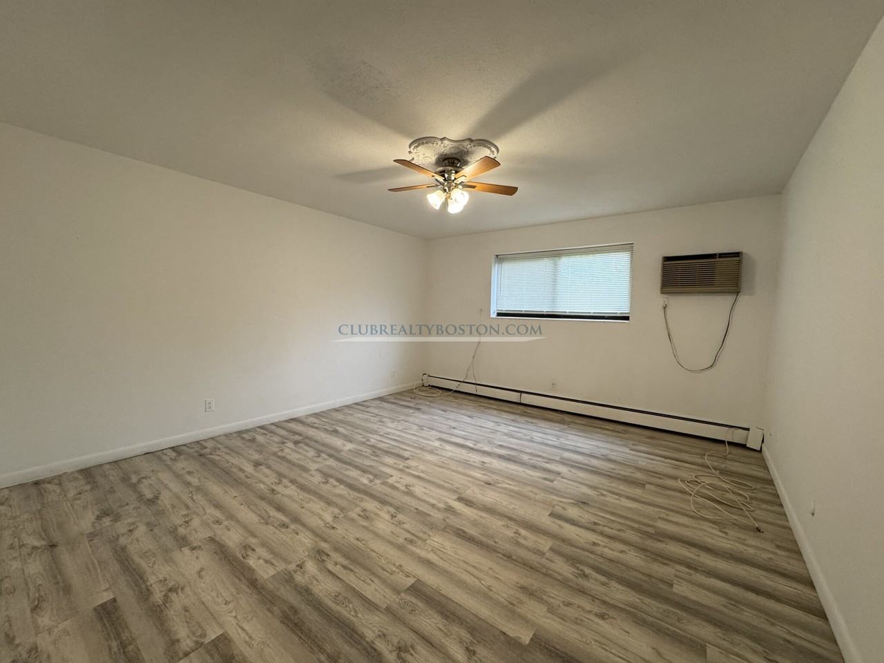 530 Washington St #2 - Photo 4 of 17