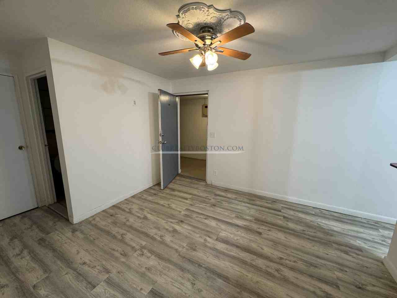530 Washington St #2 - Photo 6 of 17
