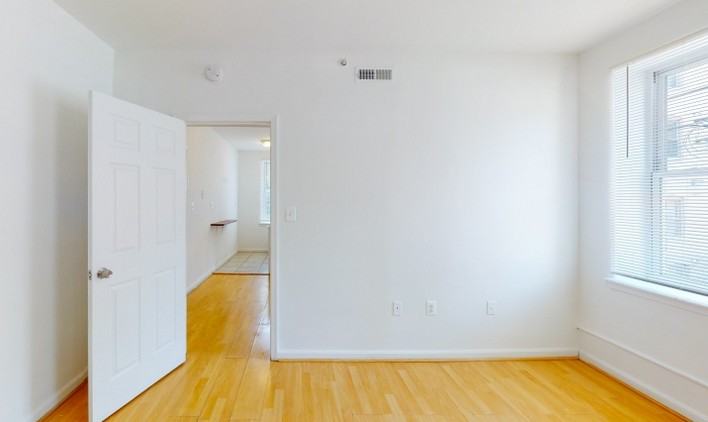 307 Dolphin St #1E - Photo 2 of 18