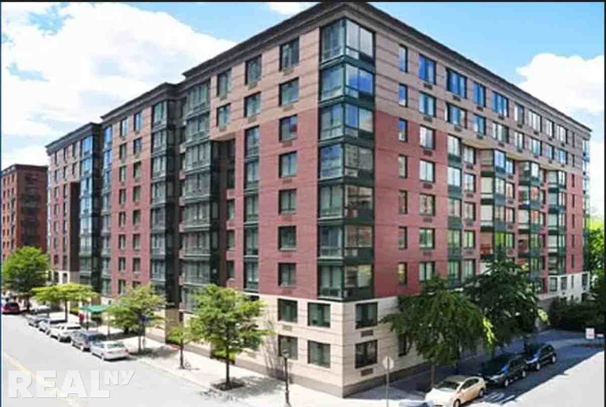 Battery Place #410 - Photo 4 of 4