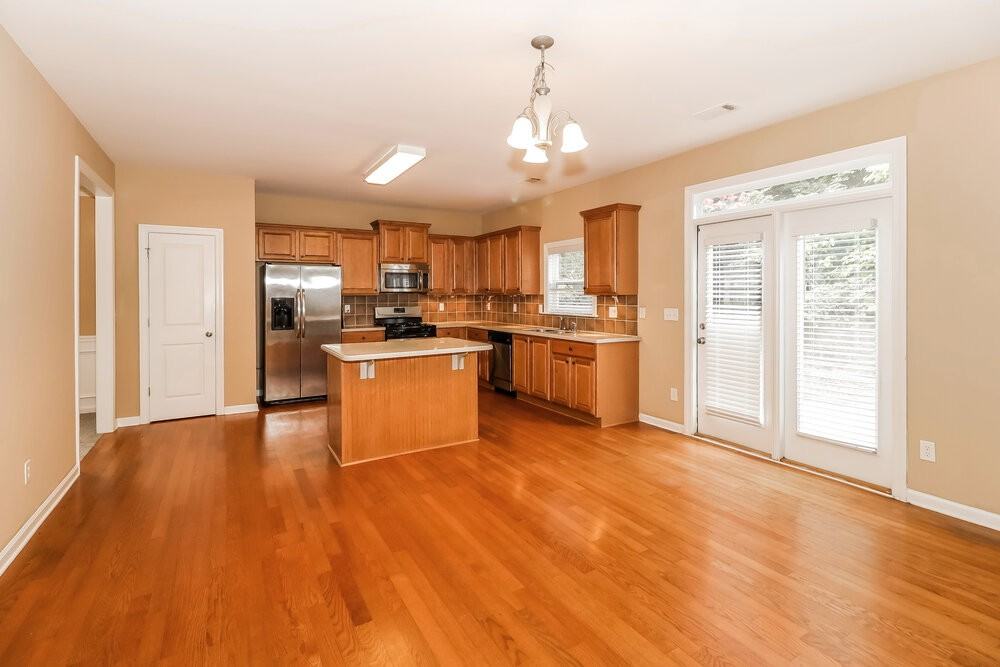 4335 Settlers Grove Rd - Photo 6 of 17