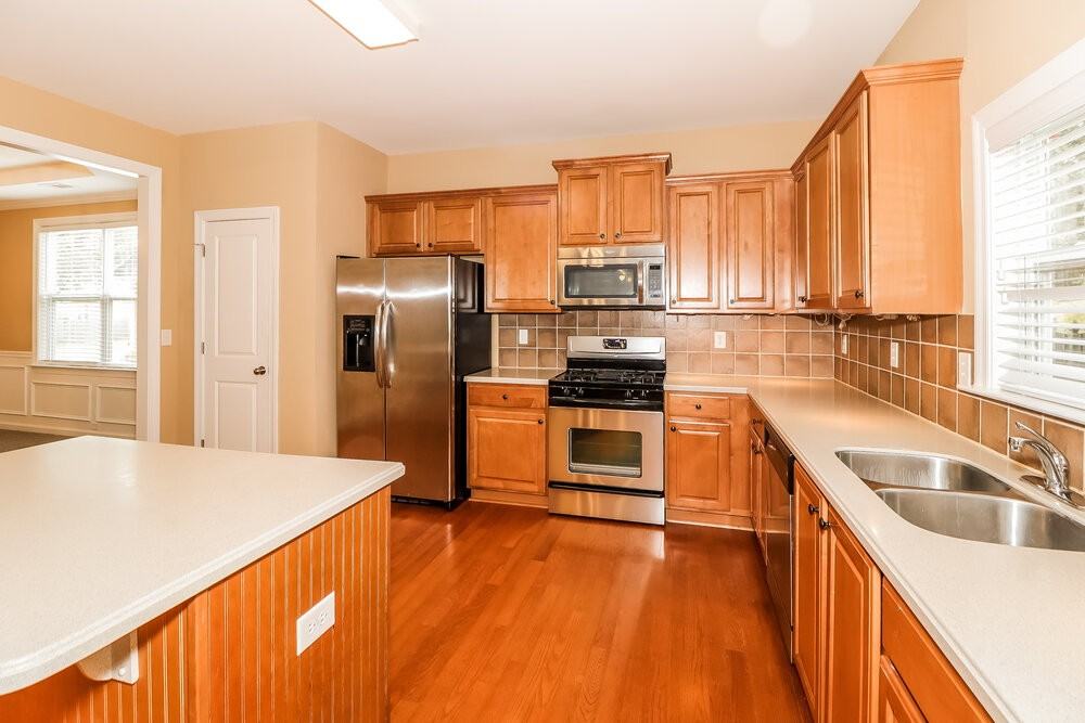 4335 Settlers Grove Rd - Photo 7 of 17