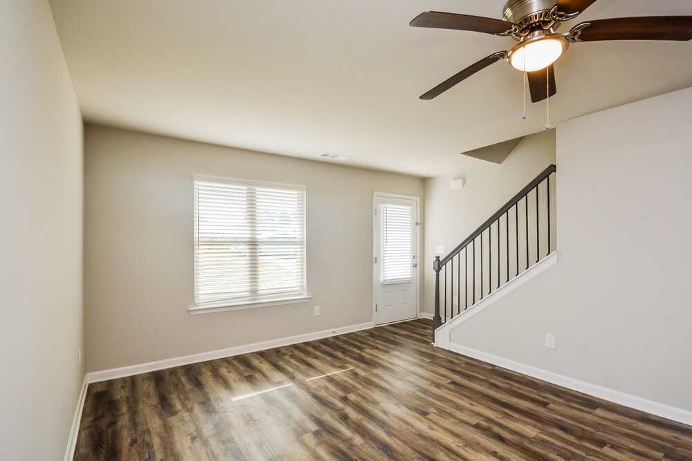 400 Mcgiboney Ln - Photo 4 of 17