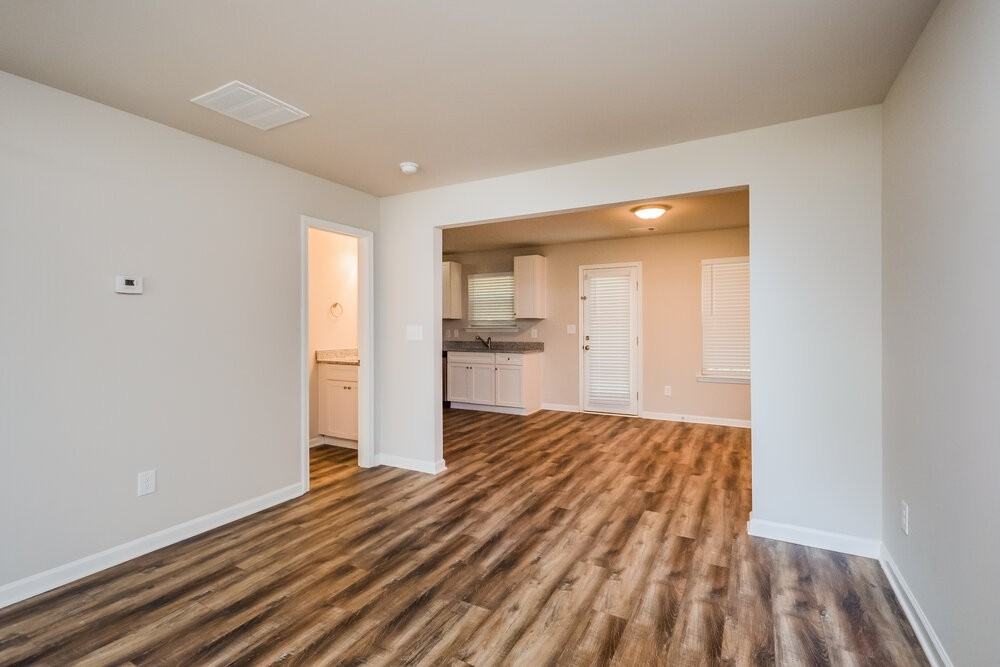 400 Mcgiboney Ln - Photo 6 of 17