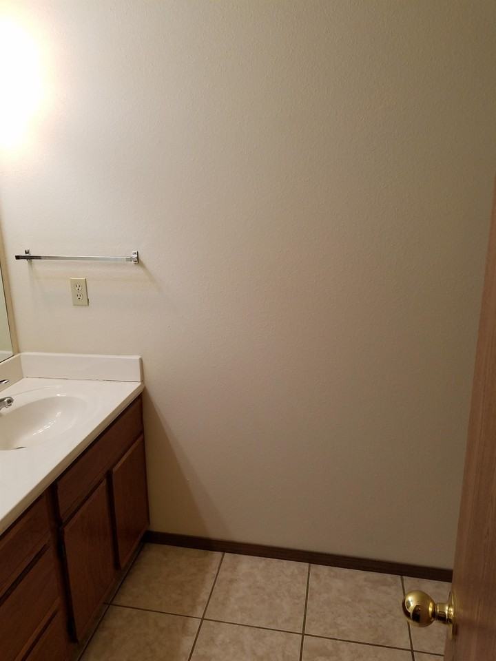 305 Tremont Circle - Photo 3 of 10