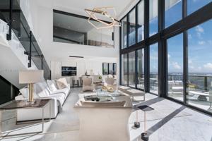 featured image of Collins Ave & 185th St