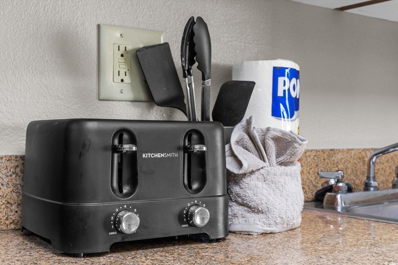 5200 North Ocean Boulevard - Photo 5 of 40