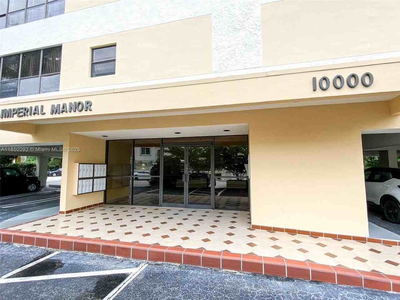 10000 Bay Harbor Ter #401A - Photo 2 of 13