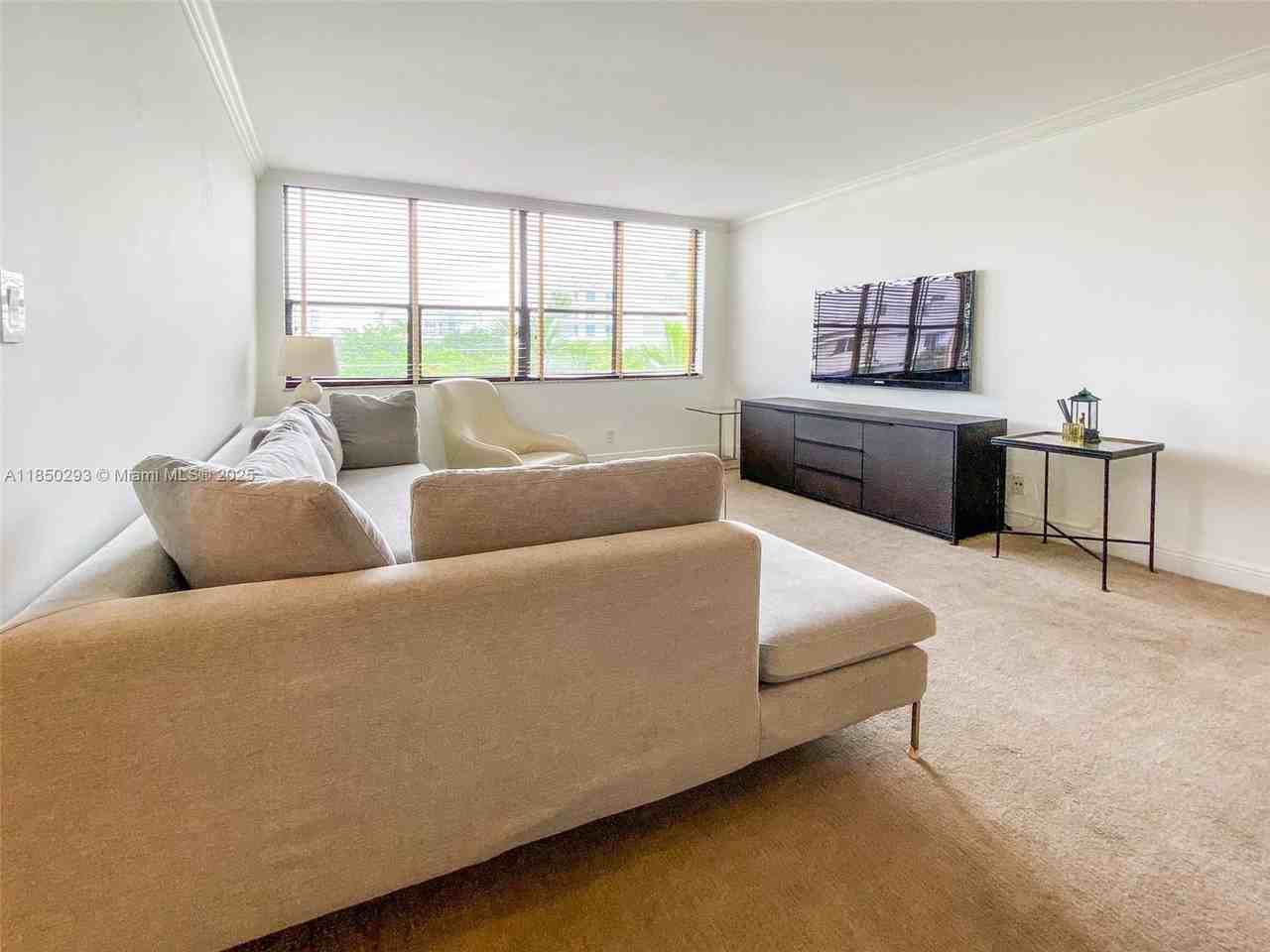 10000 Bay Harbor Ter #401A - Photo 7 of 13