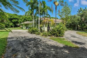 featured image of 17900 Sw 77th Ave