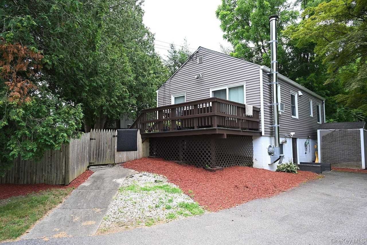 3 New Castle Dr - Photo 2 of 23