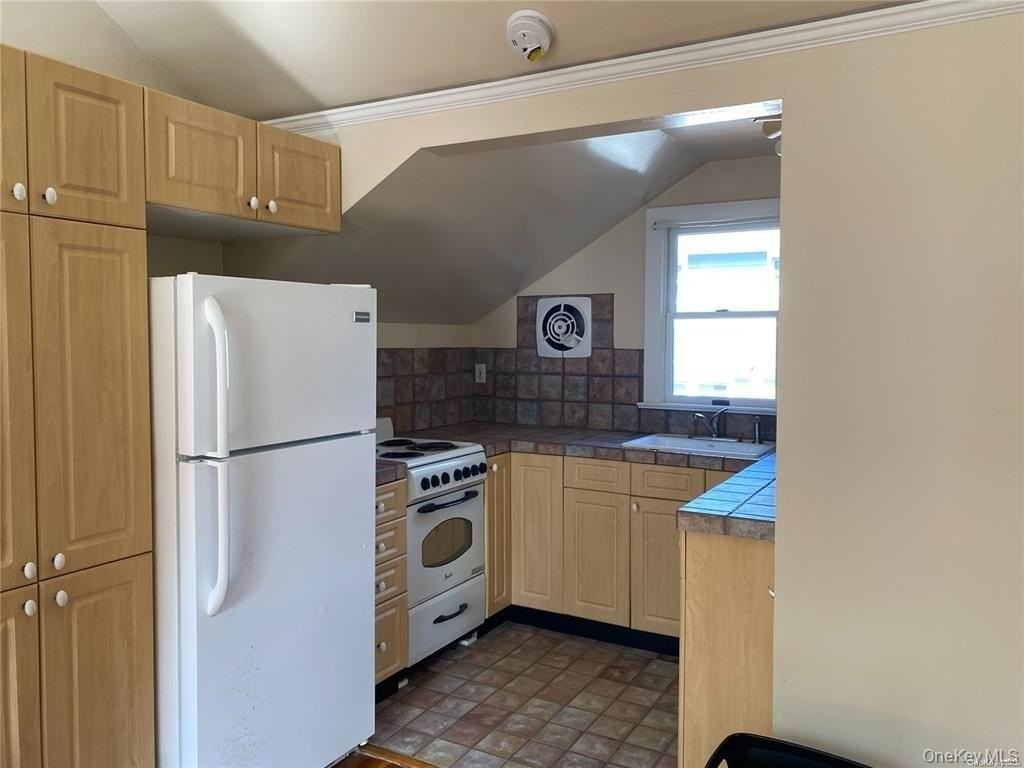 15 King Rd - Photo 2 of 10