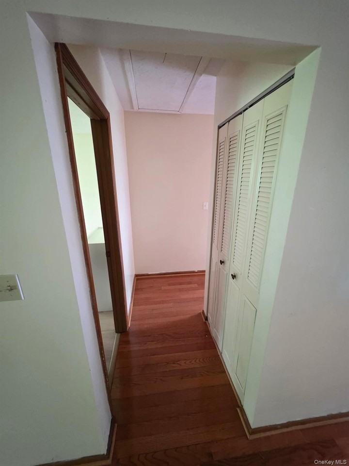 285 Village Ct - Photo 6 of 8