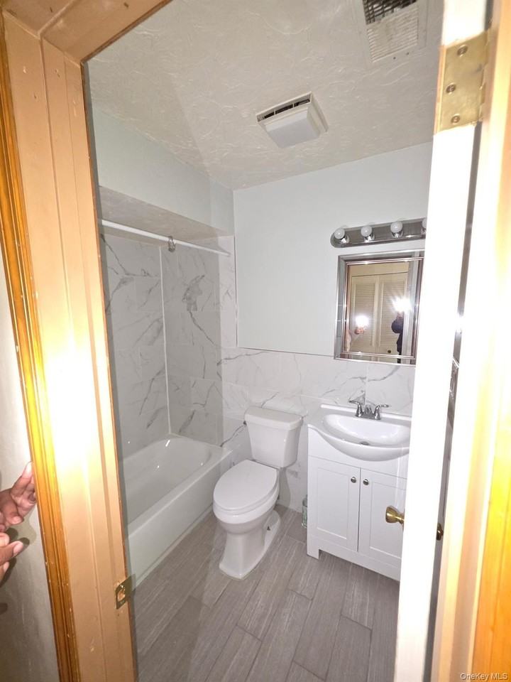 285 Village Ct - Photo 7 of 8