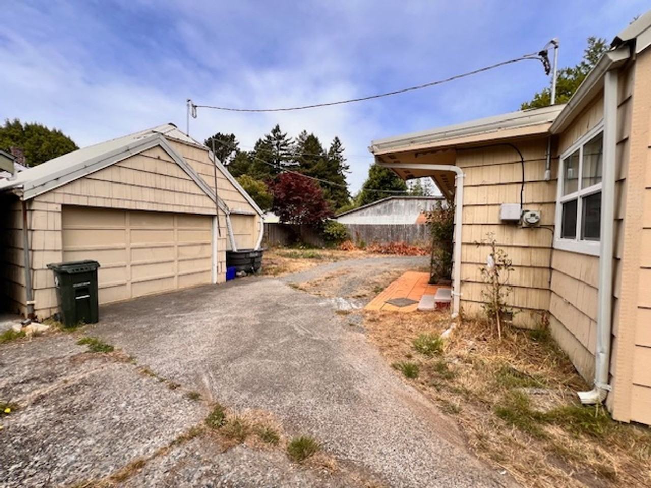 1438 Sherman Ave - Photo 2 of 24