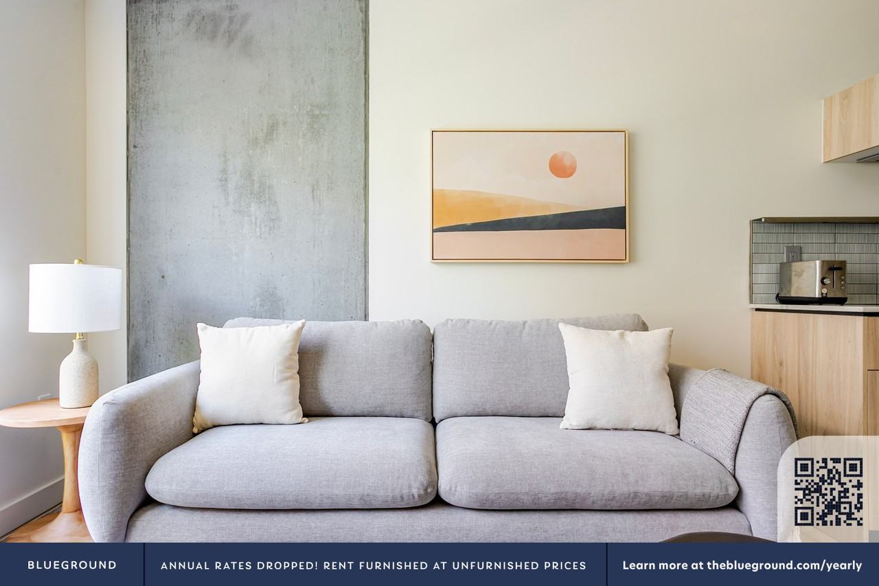 6390 De Longpre Ave #1400 - Photo 3 of 45