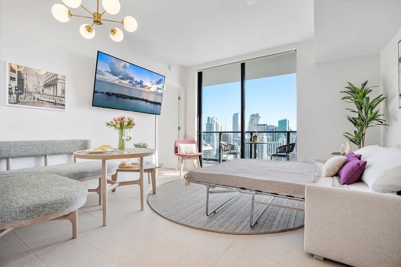 601 Ne 1st Ave #1240616P - Photo 2 of 50