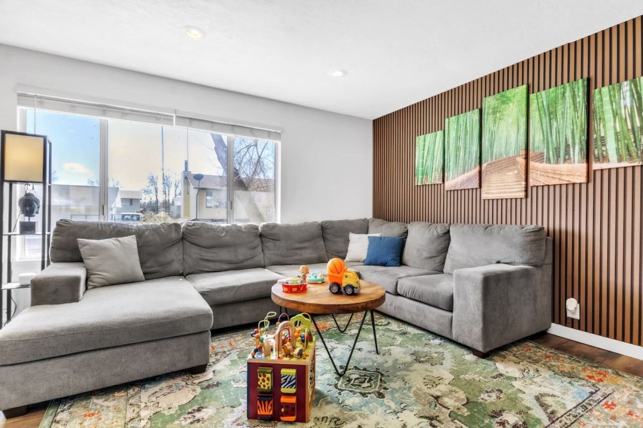 423 W 1640 S #1249907P - Photo 2 of 50