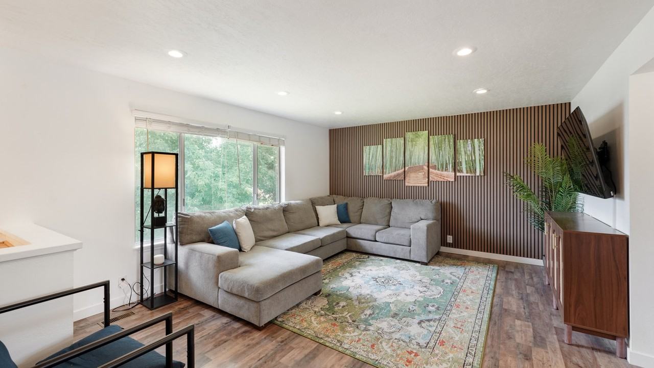 423 W 1640 S #1249907P - Photo 7 of 50