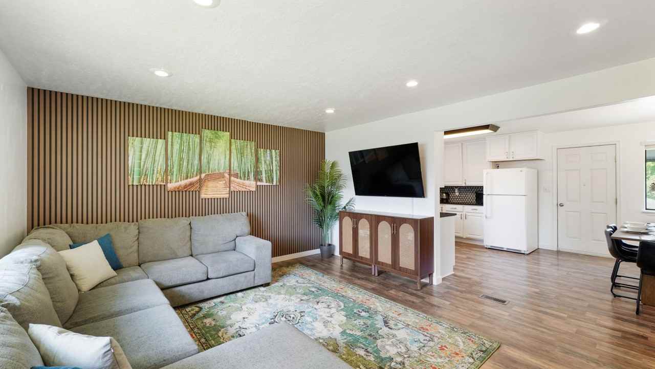 423 W 1640 S #1249907P - Photo 3 of 50