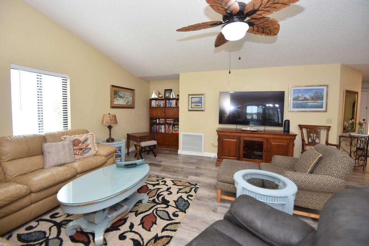 3 Cherokee Ct W #1261596P - Photo 5 of 50