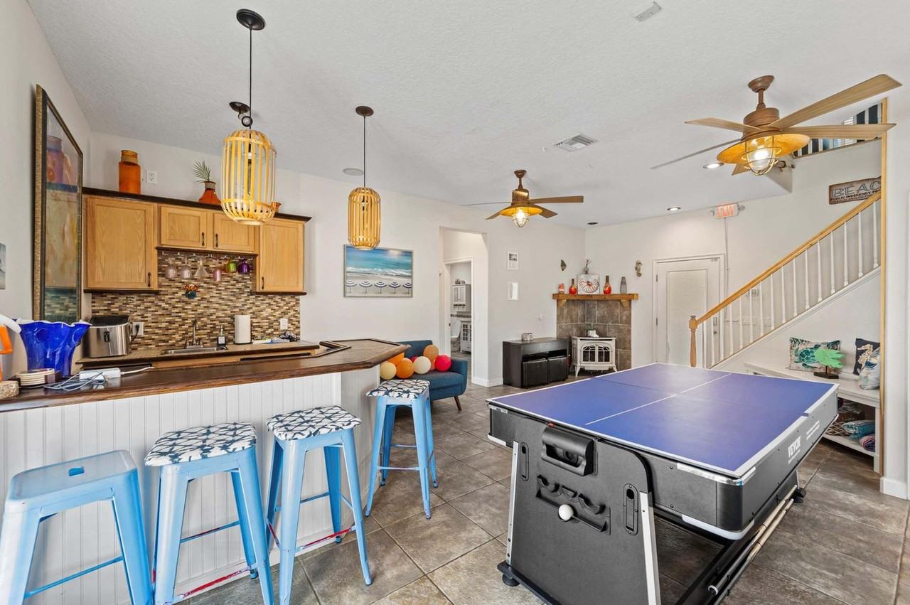 42 Moody Dr #1261608P - Photo 4 of 50