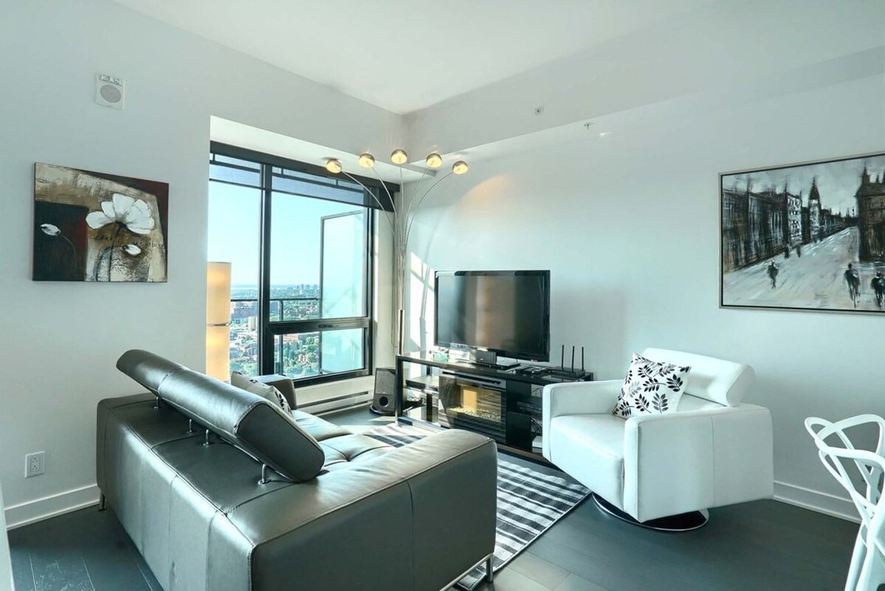 1275 Rue Saint-Antoine O #1261816P - Photo 3 of 29