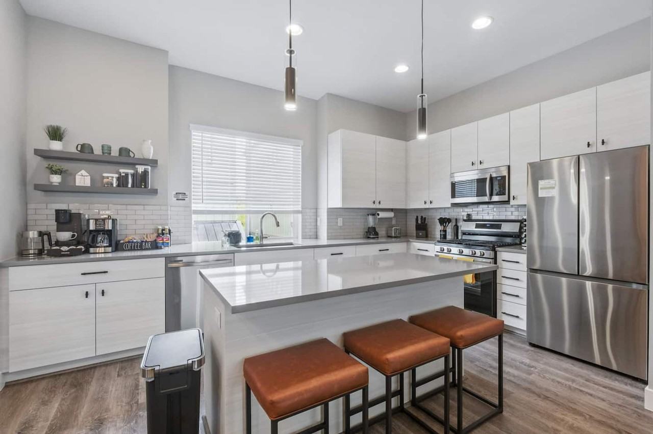 6029 Benton St #1263535P - Photo 3 of 50